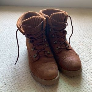 Universal Thread winter boots